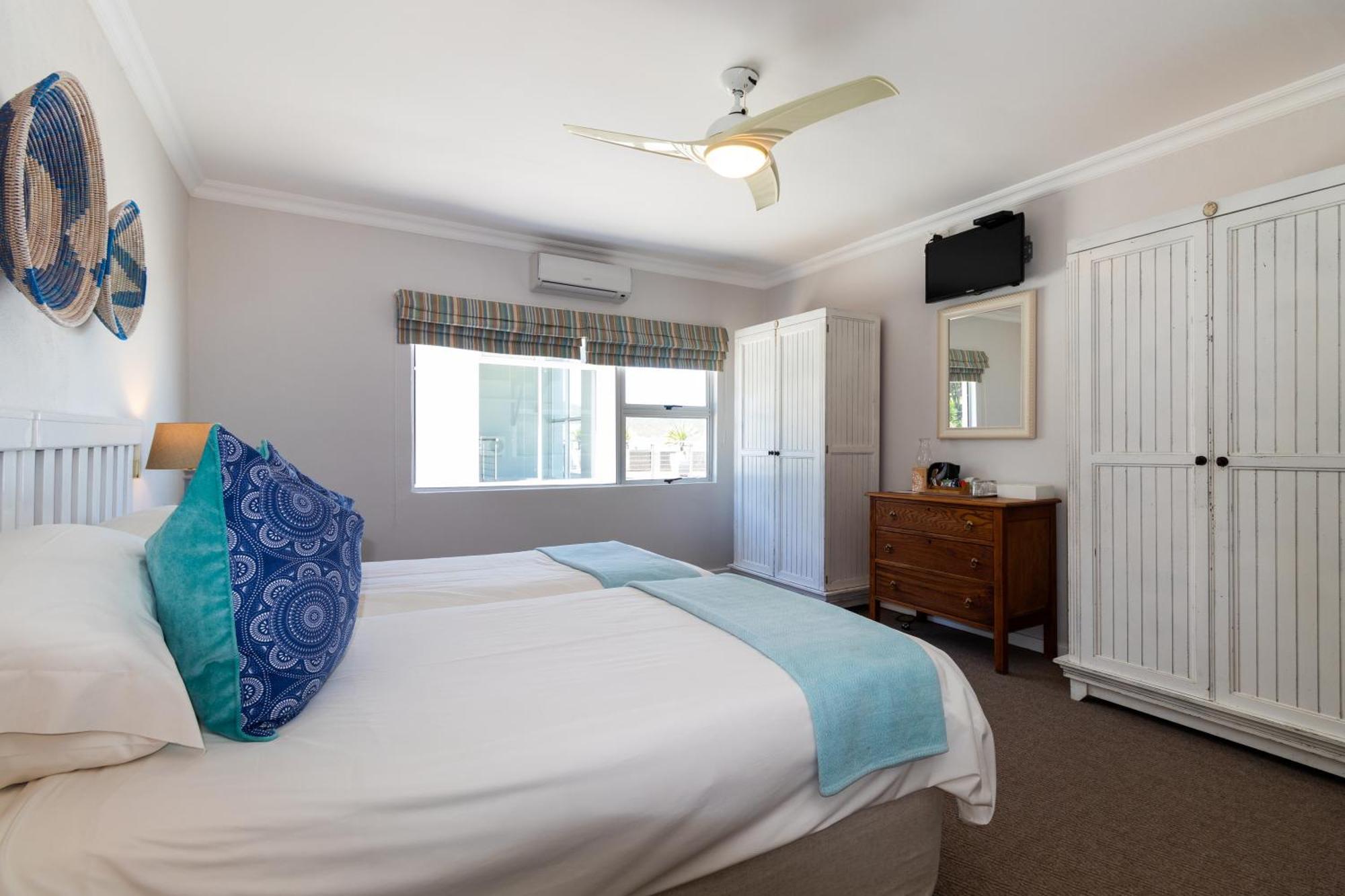 Morgan Bay Hotel Room photo